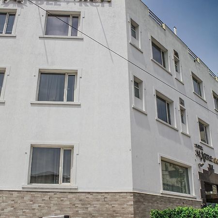 דלהי Fabhotel Marble Arch Karol Bagh מראה חיצוני תמונה