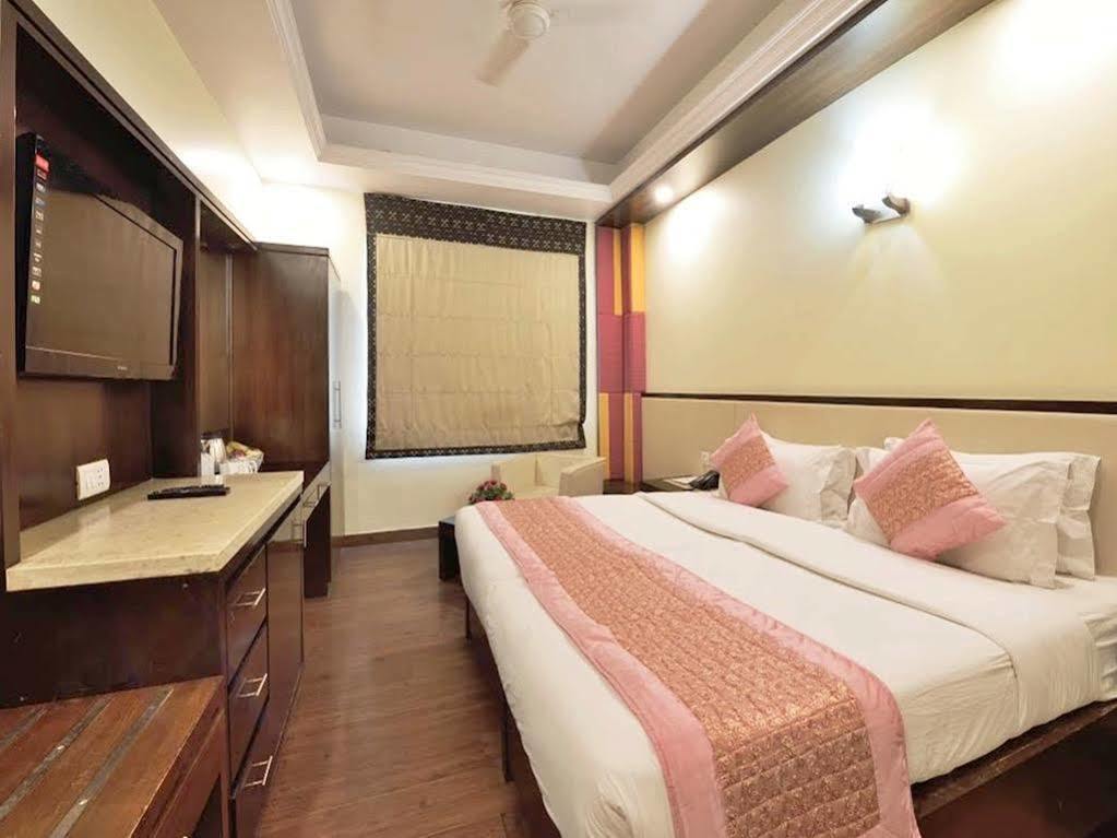 דלהי Fabhotel Marble Arch Karol Bagh מראה חיצוני תמונה