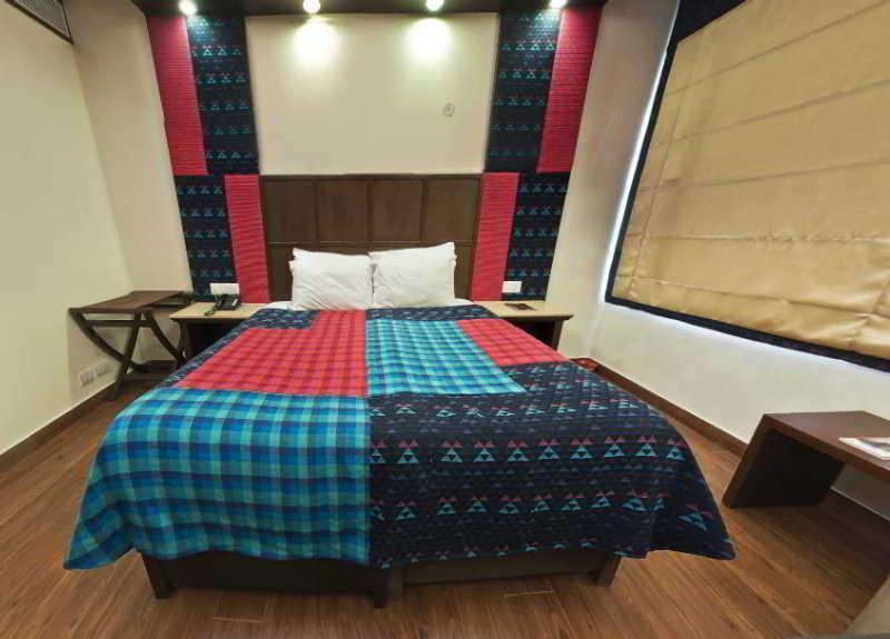 דלהי Fabhotel Marble Arch Karol Bagh מראה חיצוני תמונה
