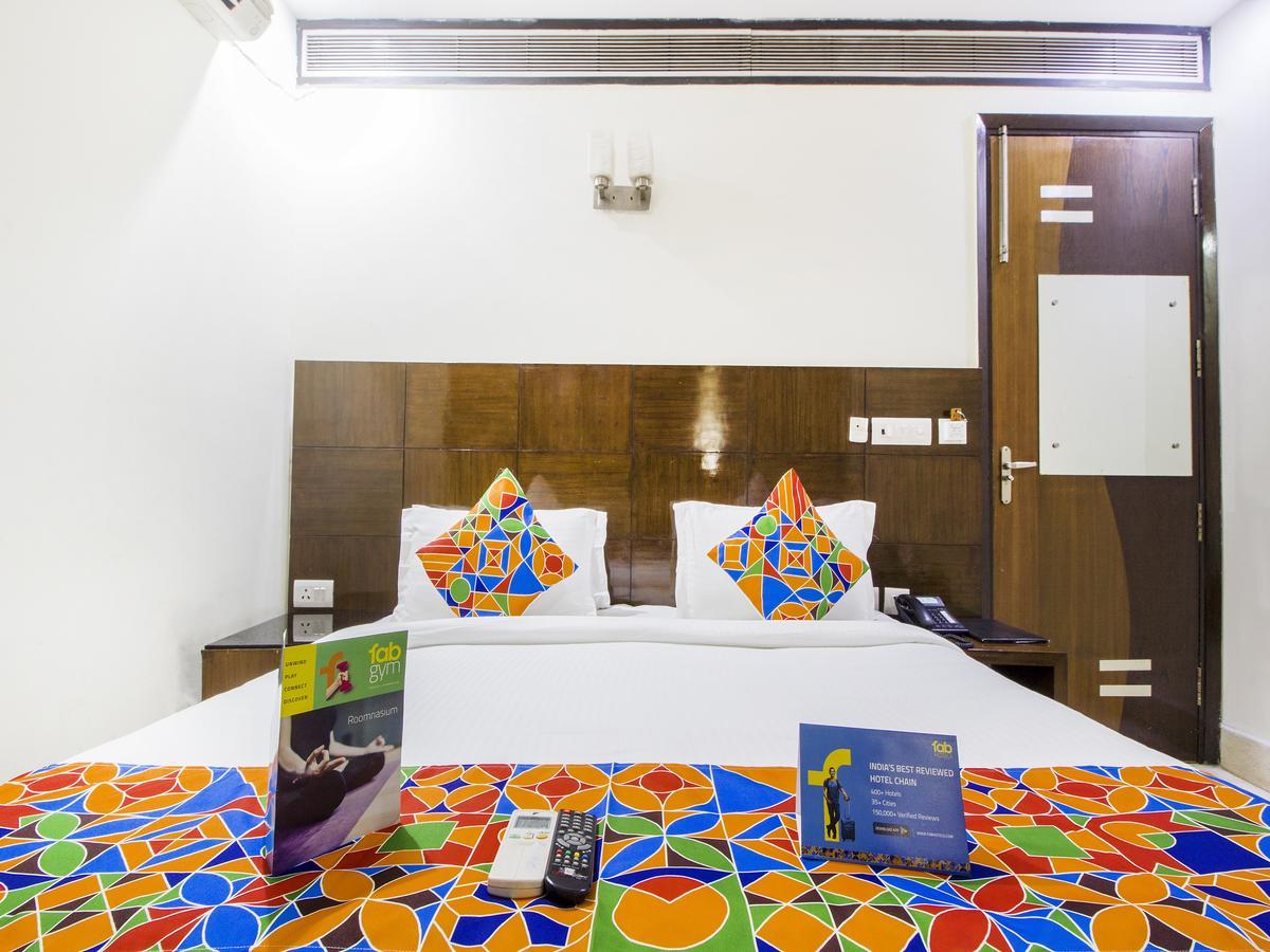 דלהי Fabhotel Marble Arch Karol Bagh מראה חיצוני תמונה