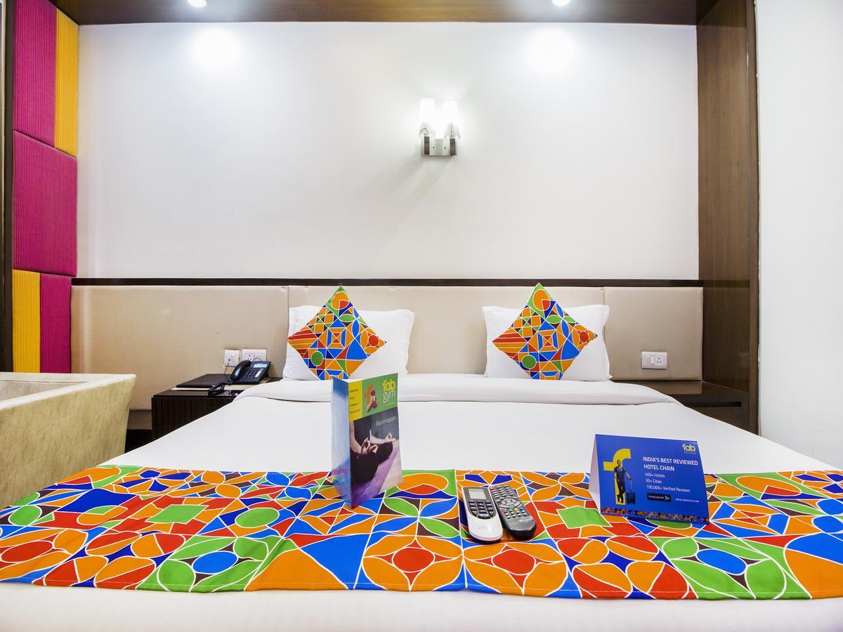 דלהי Fabhotel Marble Arch Karol Bagh מראה חיצוני תמונה