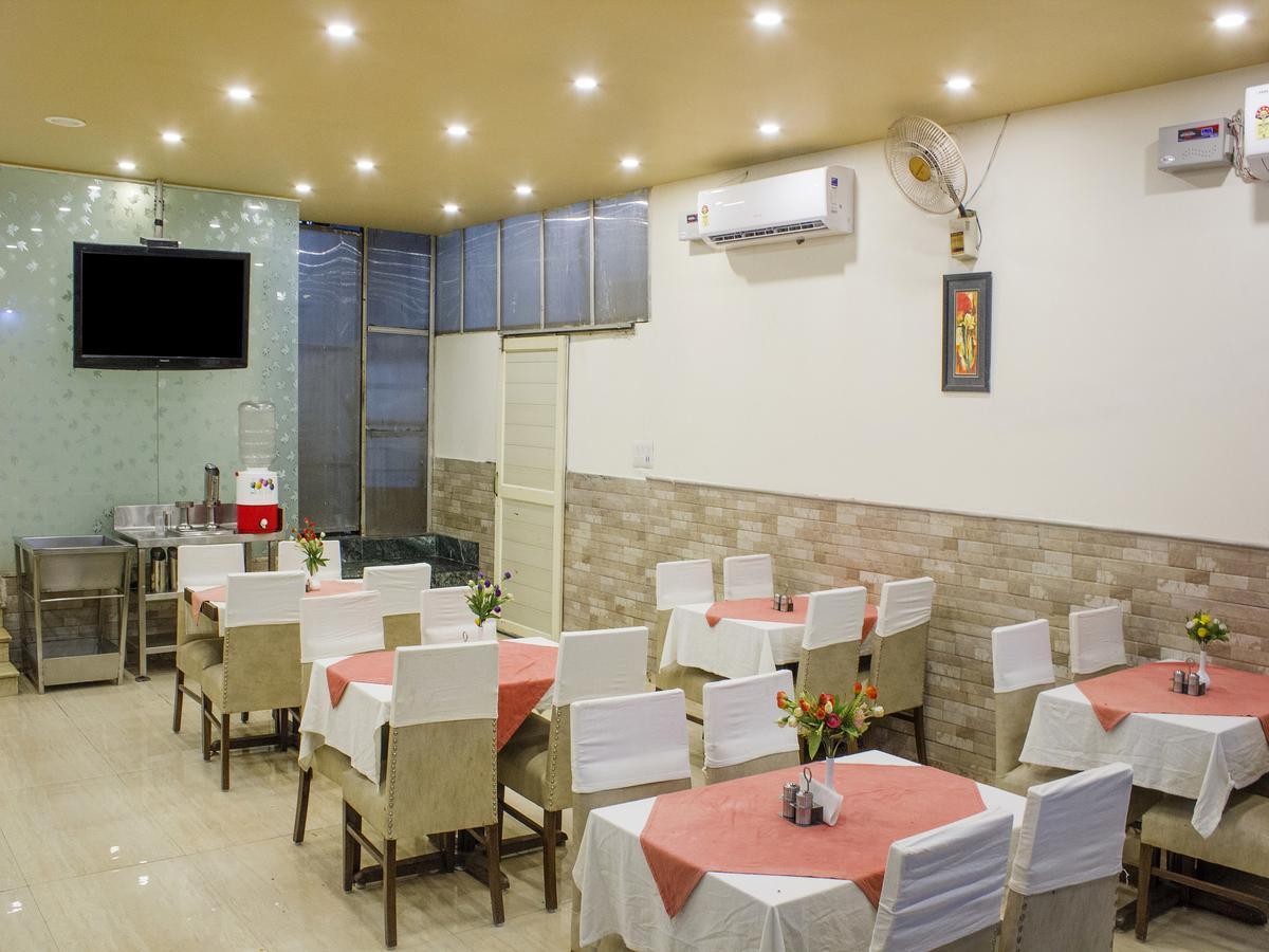 דלהי Fabhotel Marble Arch Karol Bagh מראה חיצוני תמונה