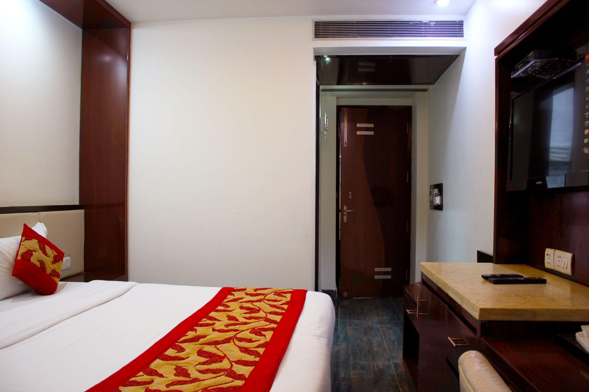 דלהי Fabhotel Marble Arch Karol Bagh מראה חיצוני תמונה