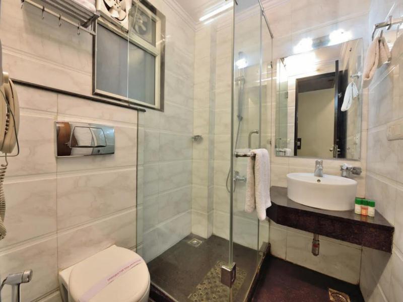 דלהי Fabhotel Marble Arch Karol Bagh מראה חיצוני תמונה